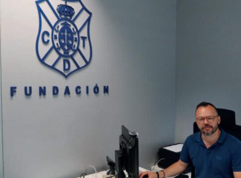 Artamy Rodríguez: “La sociedad canaria y tinerfeña vinculan el escudo del Club Deportivo Tenerife a través de su fundación ya que realiza una amplia labor social, formativa, solidaria y cultural”