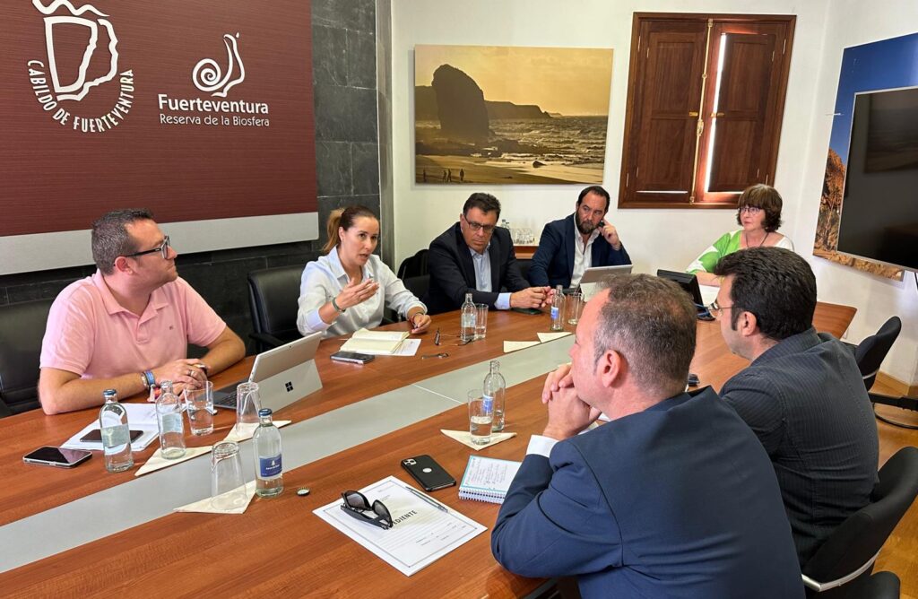 Cabildo y Gobierno de Canarias avanzan los trámites del estudio de la nueva planta desaladora del sur