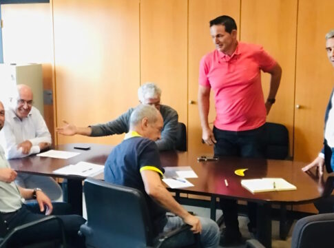 La Plataforma palmera insiste, ante el consejero de Agricultura, en sus reivindicaciones para evitar la ruina del sector platanero