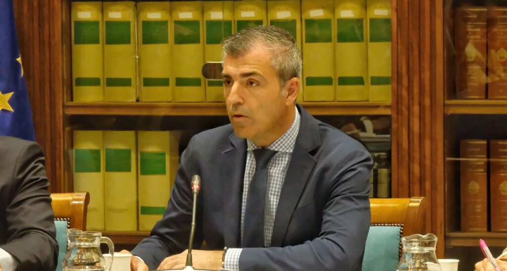 Manuel Domínguez anuncia la creación de una mesa regional de artesanía para profesionalizar la actividad