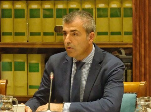 Manuel Domínguez anuncia la creación de una mesa regional de artesanía para profesionalizar la actividad