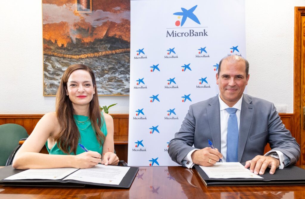 MicroBank y el Ayuntamiento de Arona firman un convenio de colaboración para incentivar el autoempleo y la actividad emprendedora