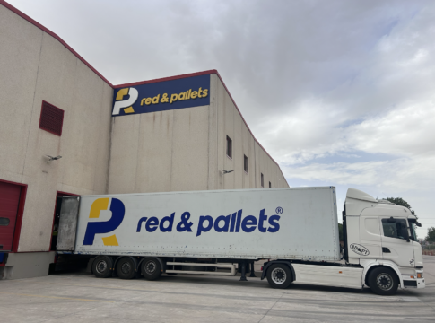 Red & Pallets inicia su operativa en el transporte de paletería con cobertura en toda la Península, Canarias y Baleares