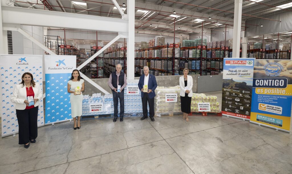SPAR Gran Canaria entrega 1.800 kilos de leche y gofio a la iniciativa solidaria Ningún Hogar sin Alimentos