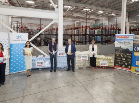 SPAR Gran Canaria entrega 1.800 kilos de leche y gofio a la iniciativa solidaria Ningún Hogar sin Alimentos
