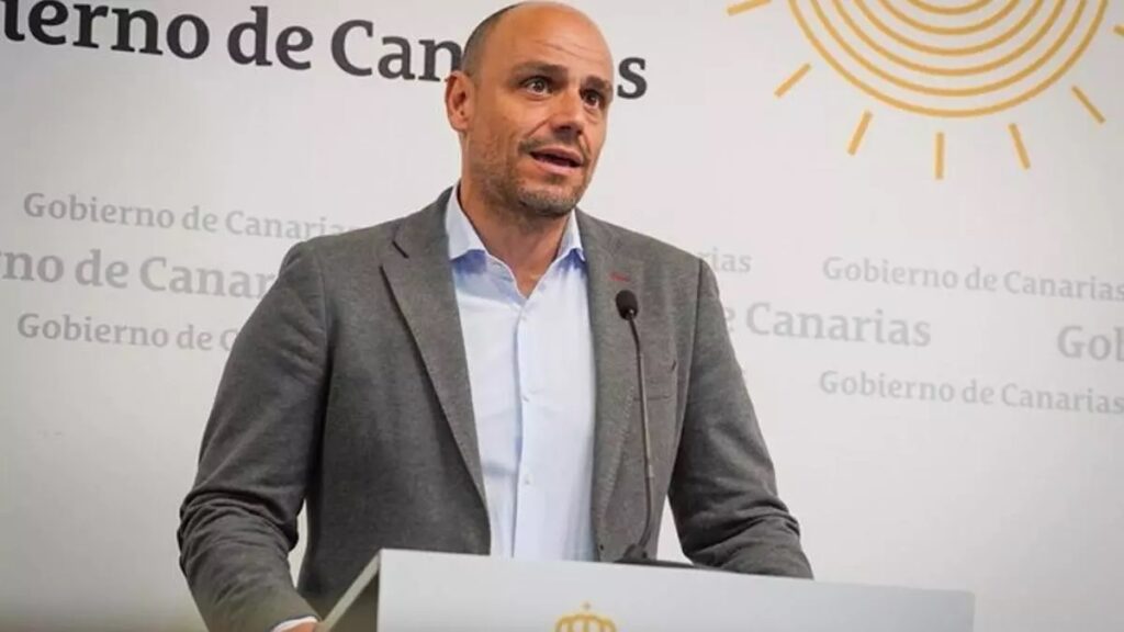 El Gobierno canario pide “compromiso con la emergencia humanitaria” de los menores migrantes mientras sigue adelante con su plan de acogerlos en carpas