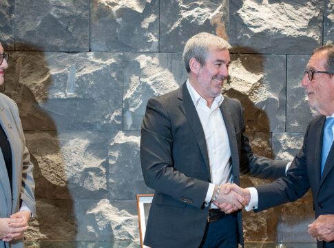 El convenio entre el Gobierno y la Fundación ‘la Caixa’ destina 17 millones de euros a la acción social en las Islas