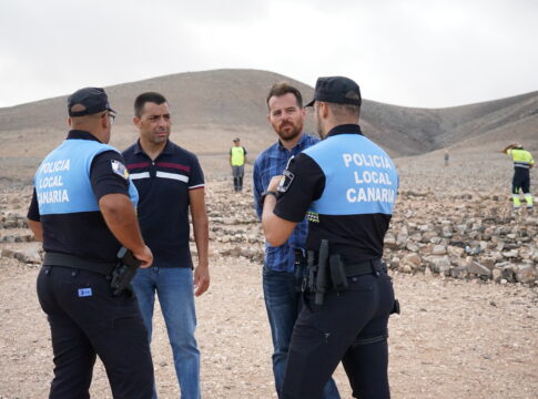 La Oliva dice basta a los túmulos de piedras levantados en zonas protegidas