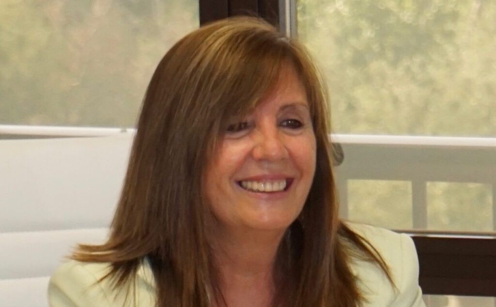 Pilar Calvo: "El intercambio de información y colaboración entre los Colegios Profesionales es altamente positivo, solidario y constructivo"