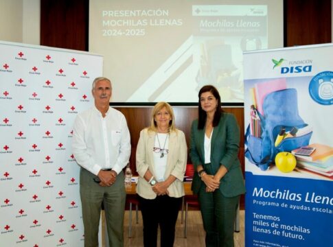 Fundación DISA y Cruz Roja siguen llenando mochilas