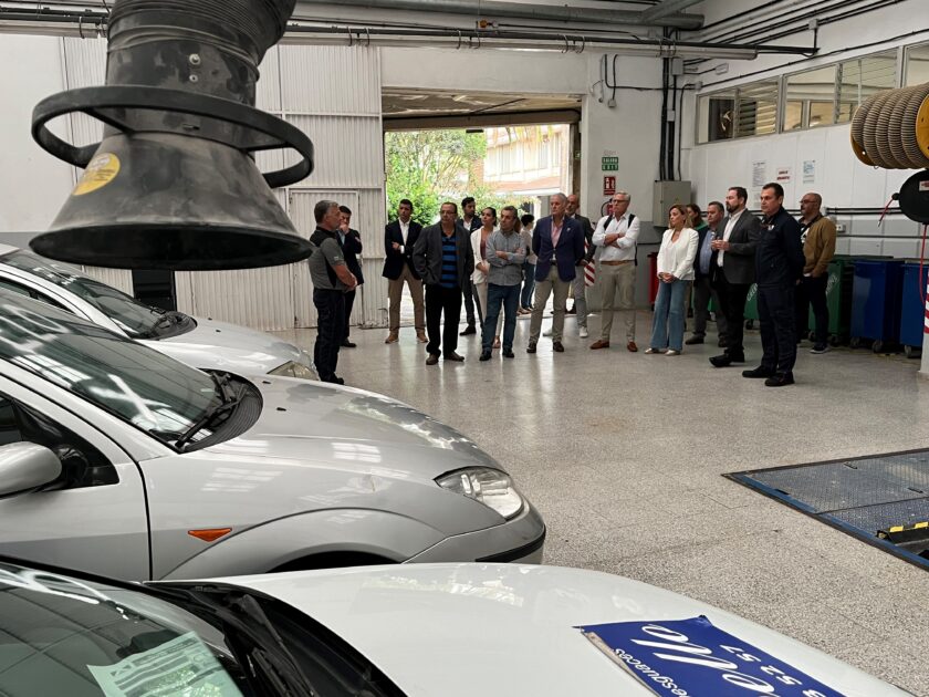 Encuentro de Industria y dirigentes de Femete con profesorado y alumnado del CIFP La Laguna
