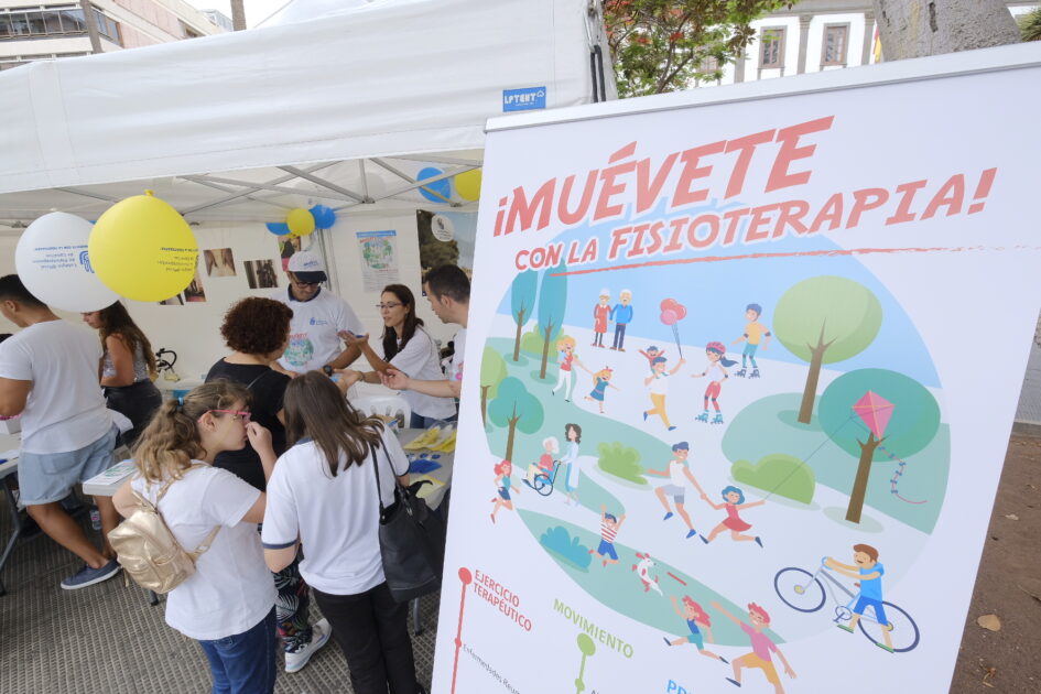 La Feria de Salud, organizada por los fisioterapeutas de Canarias, invita a la sociedad a abordar la vida y el dolor de manera activa