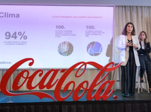 Coca-Cola sitúa la sostenibilidad en el centro de su estrategia impulsando la descarbonización y la gestión sostenible del agua