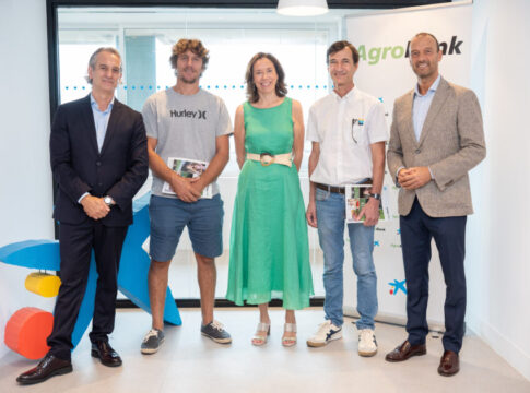 CaixaBank apuesta por el sector pesquero de Lanzarote