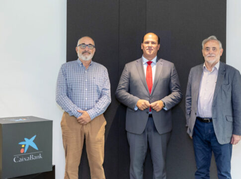 CaixaBank y la Real Sociedad Económica de Amigos del País de Tenerife firman un convenio de colaboración para impulsar actividades conjuntas
