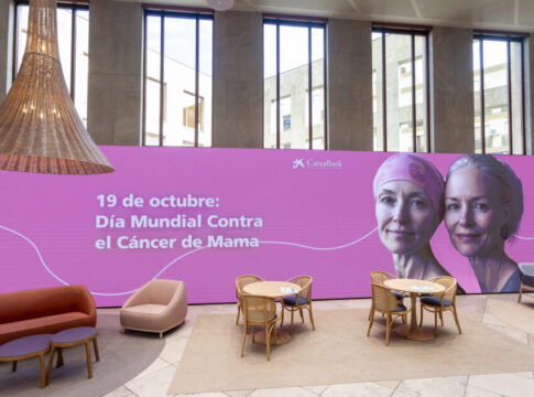 CaixaBank lanza una campaña de sensibilización sobre el cáncer de mama para captar donativos entre clientes y movilizar a sus empleados con acciones solidarias
