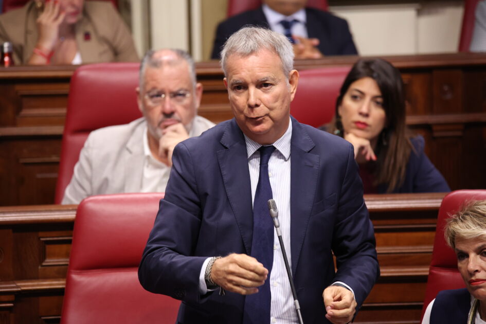 Franquis a Clavijo: “Usted no tiene credibilidad para hablar del modelo de desarrollo económico en Canarias”