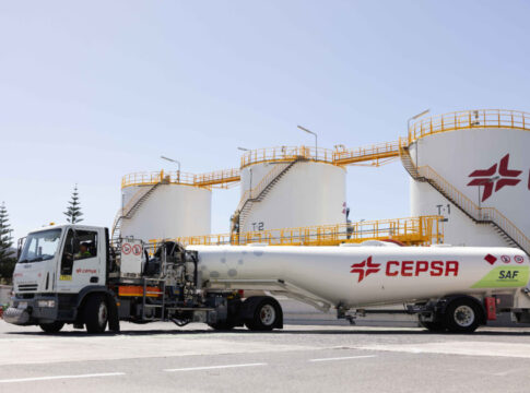 Cepsa, pionera en el suministro de combustible sostenible de aviación (SAF) en Canarias