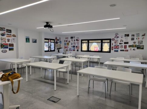 Nueva Canarias Tacoronte solicita a Educación que reanude las clases de la Escuela de Idiomas que suspendió sin previo aviso