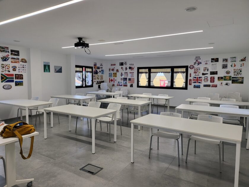 Nueva Canarias Tacoronte solicita a Educación que reanude las clases de la Escuela de Idiomas que suspendió sin previo aviso