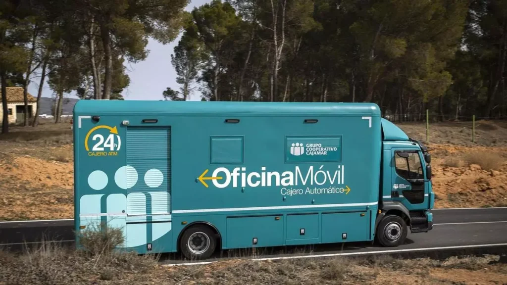 Grupo Cajamar e IBM sellan una alianza estratégica para impulsar su innovación y potenciar su eficiencia operativa con la arquitectura híbrida de IBM y su plataforma de IA generativa IBM watsonx