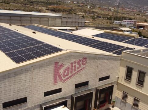 RIC RENOVABLES y GRUPO KALISE unen Fuerzas para Impulsar la Sostenibilidad en Canarias con Proyectos Fotovoltaicos de Autoconsumo
