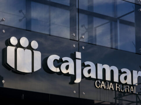 S&P Global Ratings eleva la calificación crediticia de Cajamar y Banco de Crédito Social Cooperativo a grado de inversión con perspectiva estable