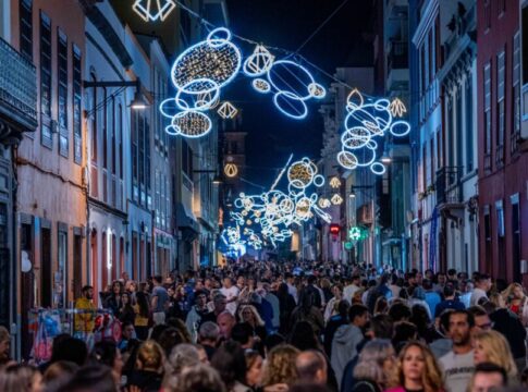 La Noche en Blanco revalida su éxito y La Laguna se llena de vida, música y oportunidades comerciales