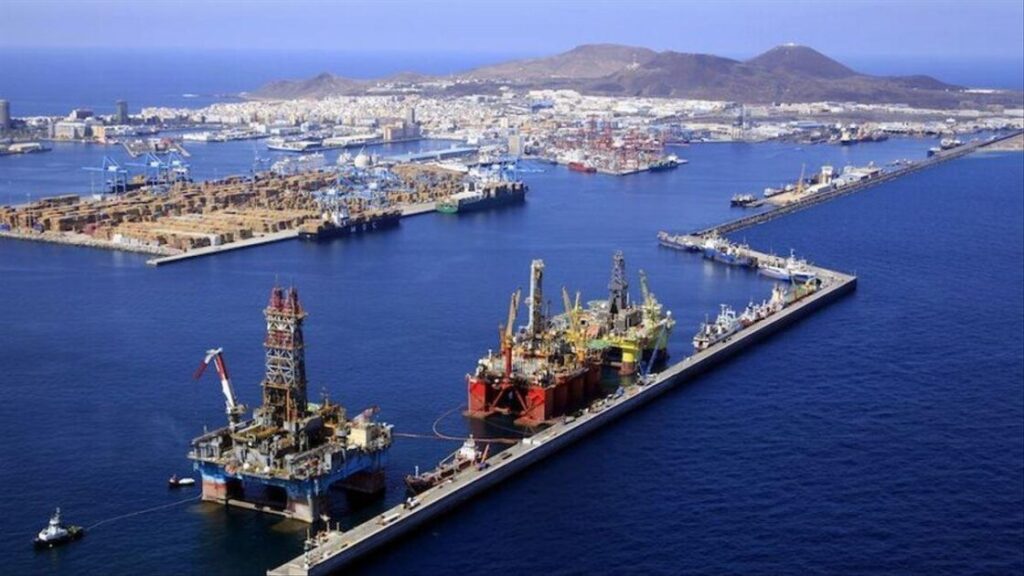 El Colegio de Médicos de Las Palmas advierte del grave riesgo para la salud de la instalación de la planta de gas del Puerto de La Luz de Las Palmas de Gran Canaria