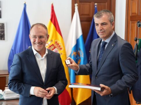 Manuel Domínguez ofrece nuevas soluciones al problema de la vivienda en su visita a La Palma