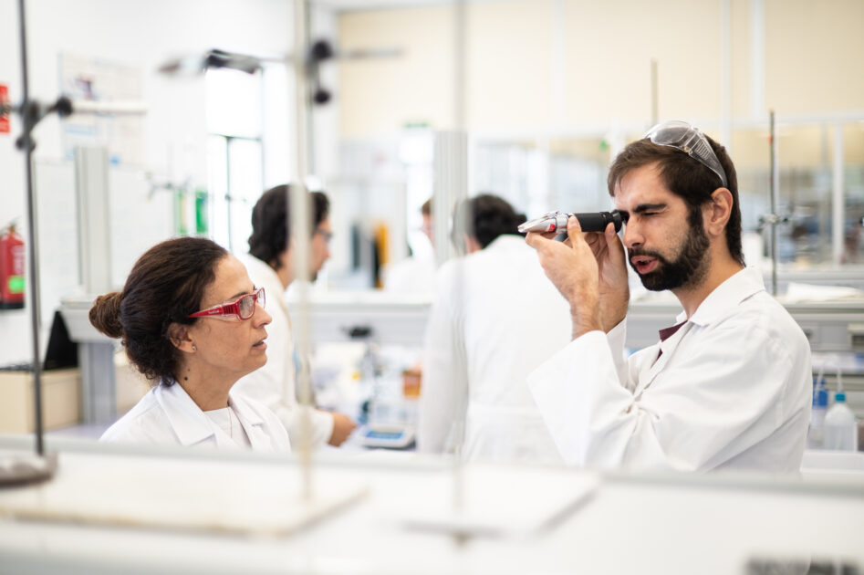 Los proyectos de tres centros tinerfeños de FP, seleccionados en la Convocatoria de Ayudas de CaixaBank Dualiza y FPEmpresa entre los más innovadores del país