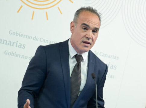 El comisionado alerta de que la nueva cuota de solidaridad de la Seguridad Social pone en riesgo la bonificación aplicable a las navieras en el marco del REF
