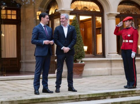 Canarias y Euskadi buscan avanzar con las comunidades en la distribución extraordinaria de menores no acompañados