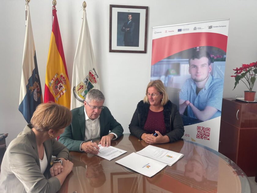 Inserta Empleo y el Ayuntamiento de San Bartolomé de Tirajana firman un convenio para fomentar el empleo de las personas con discapacidad