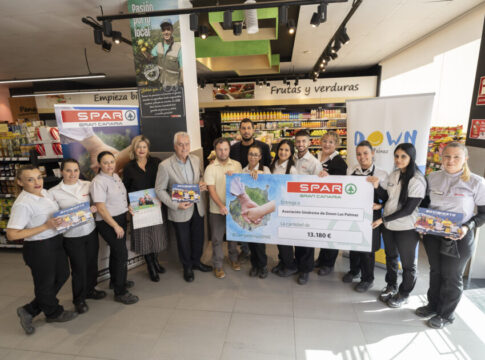 SPAR Gran Canaria entrega más de  13.000 euros a la Asociación Síndrome de Down por la venta de sus calendarios solidarios