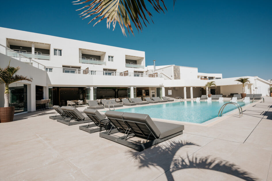 Cuatro establecimientos de la cadena hotelera R2 Hotels en Canarias han logrado el prestigioso ‘HolidayChek Award’ 2025