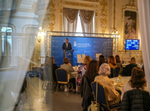 El Gobierno impulsará acciones concretas para mejorar el rol de las mujeres en el tejido industrial del Archipiélago