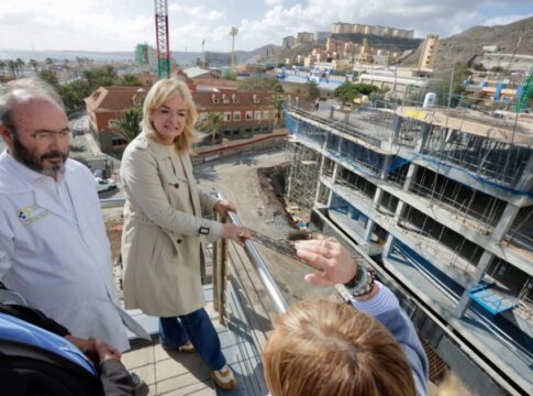 Monzón visita la obra de la torre pediátrica del Hospital Universitario Materno Infantil de Canarias