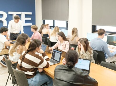 Kevin de Paz: “Queremos potenciar el perfil internacional de nuestros estudiantes”