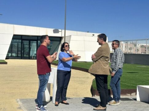 Gran Tarajal recupera su muelle comercial y avanza en nuevas mejoras