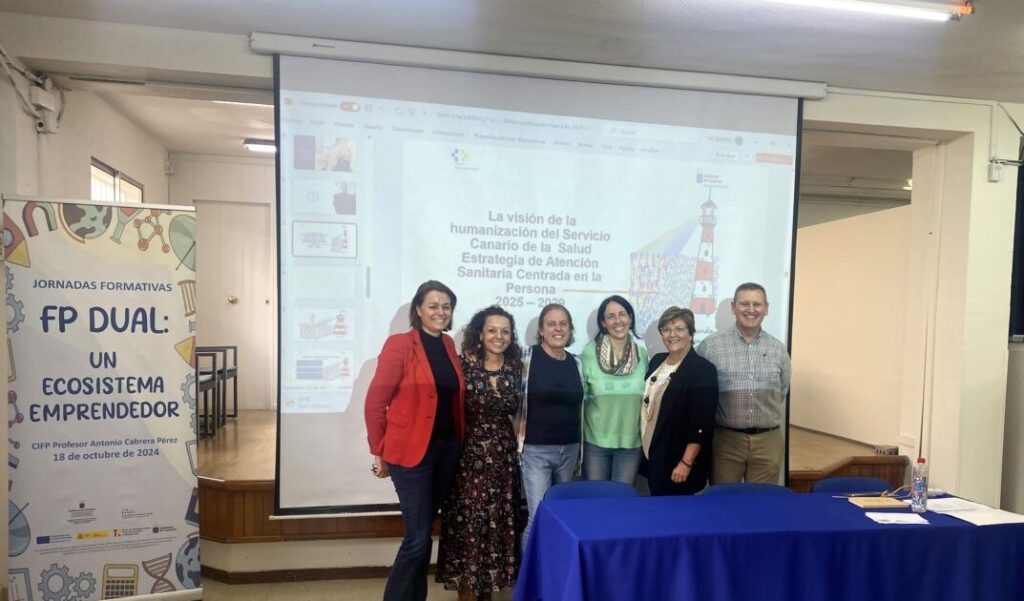 Sanidad acerca el proceso de humanización del sector sanitario al profesorado y alumnado de Secundaria