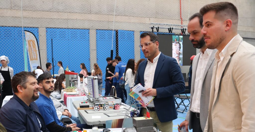 La II Feria de Profesiones del Norte reúne en Los Realejos a 58 ciclos y recursos formativos de la comarca