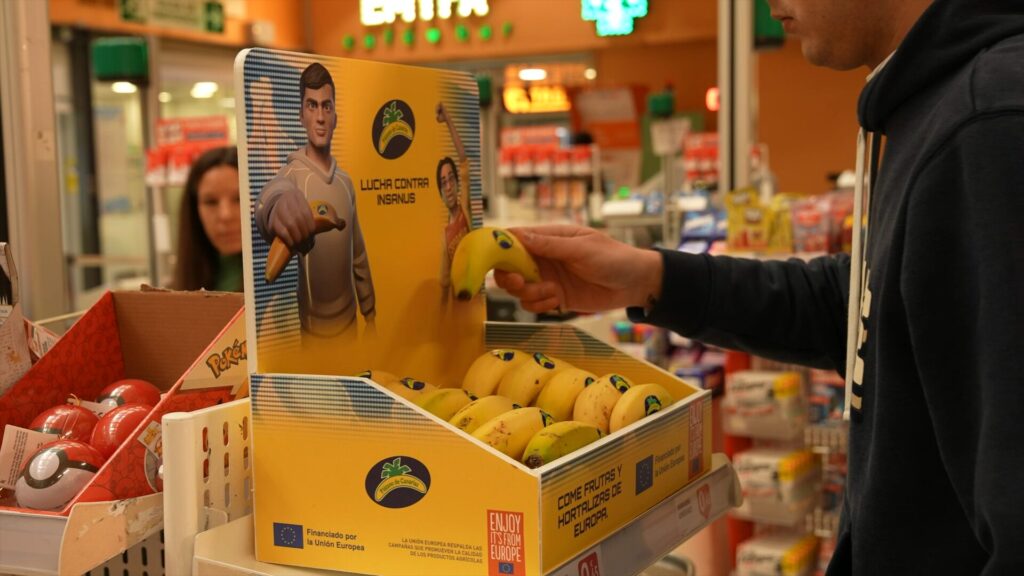 Plátano de Canarias y Alcampo lanzan una prueba piloto para fomentar el consumo de fruta en los lineales de caja