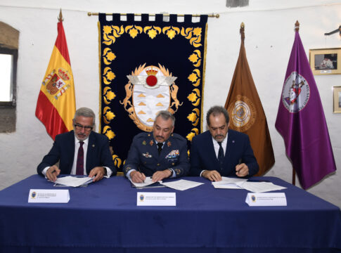 El Ejército del Aire y del Espacio (EA) y las universidades de Las Palmas de Gran Canaria (ULPGC) y de La Laguna (ULL) firman una colaboración