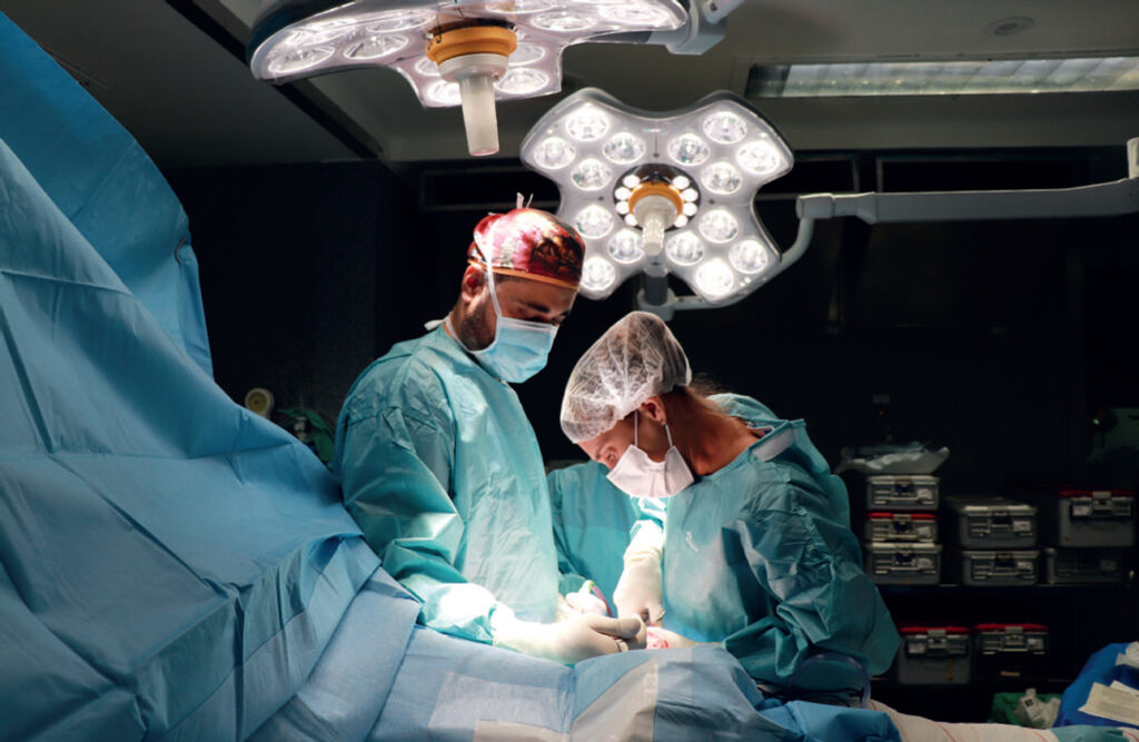 Hospitales Universitarios San Roque: Referente en Traumatología y Cirugía Ortopédica