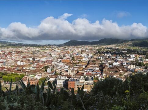 El ICAVI acepta la cesión de cinco parcelas en La Laguna para la construcción de viviendas protegidas