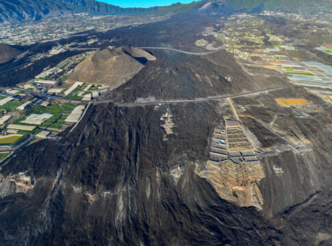 Los afectados del volcán urgen al Gobierno estatal a transferir los 100 millones comprometidos para 2024 y a reactivar la bonificación en el IRPF