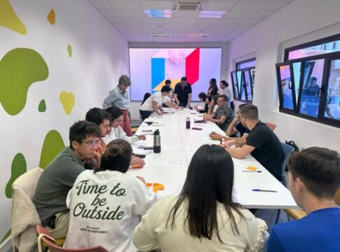 Las administraciones y colectivos majoreros participan en la elaboración del Plan Integral de Juventud de Canarias
