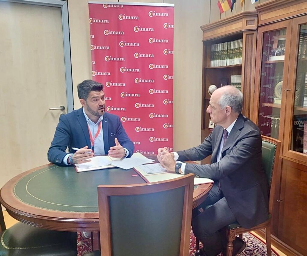 La Cámara y la International Maritime Business School cooperan para fomentar la formación marítima online