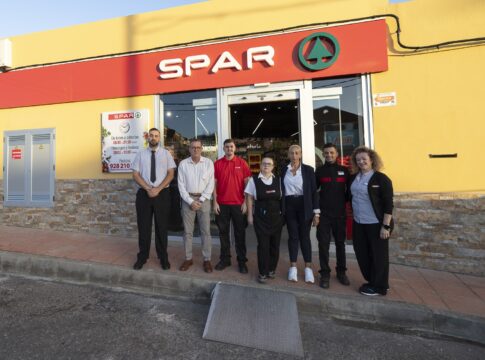 SPAR continúa expandiéndose a nuevas zonas abriendo un nuevo supermercado junto a la playa de El Agujero